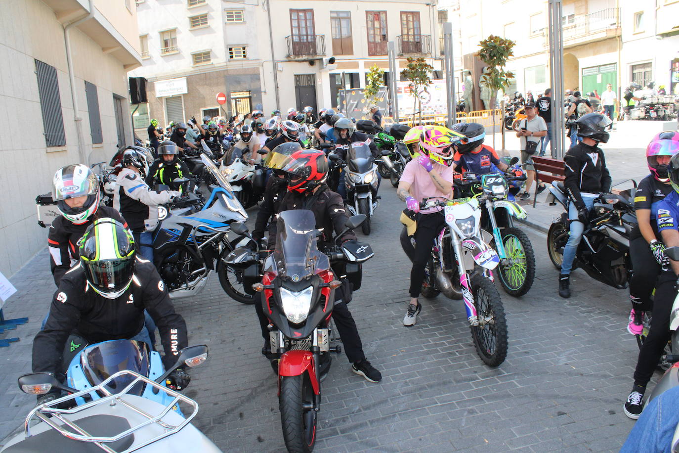 Las motos se dejan oír en Guijuelo