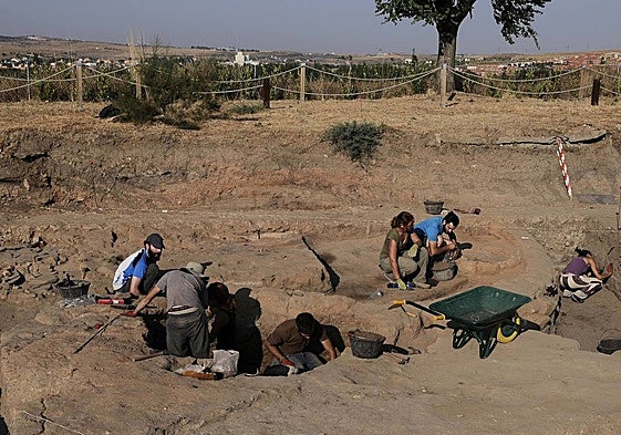 Excavación arqueológica en los cimientos del antiguo colegio de Nuestra Señora de Guadalupe en 2018.