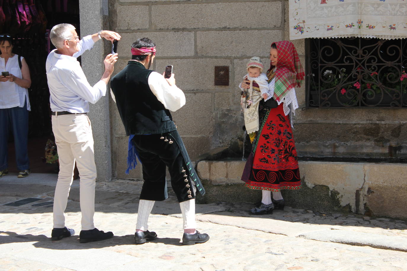 La Alberca exhibe toda su belleza en el Corpus Christi