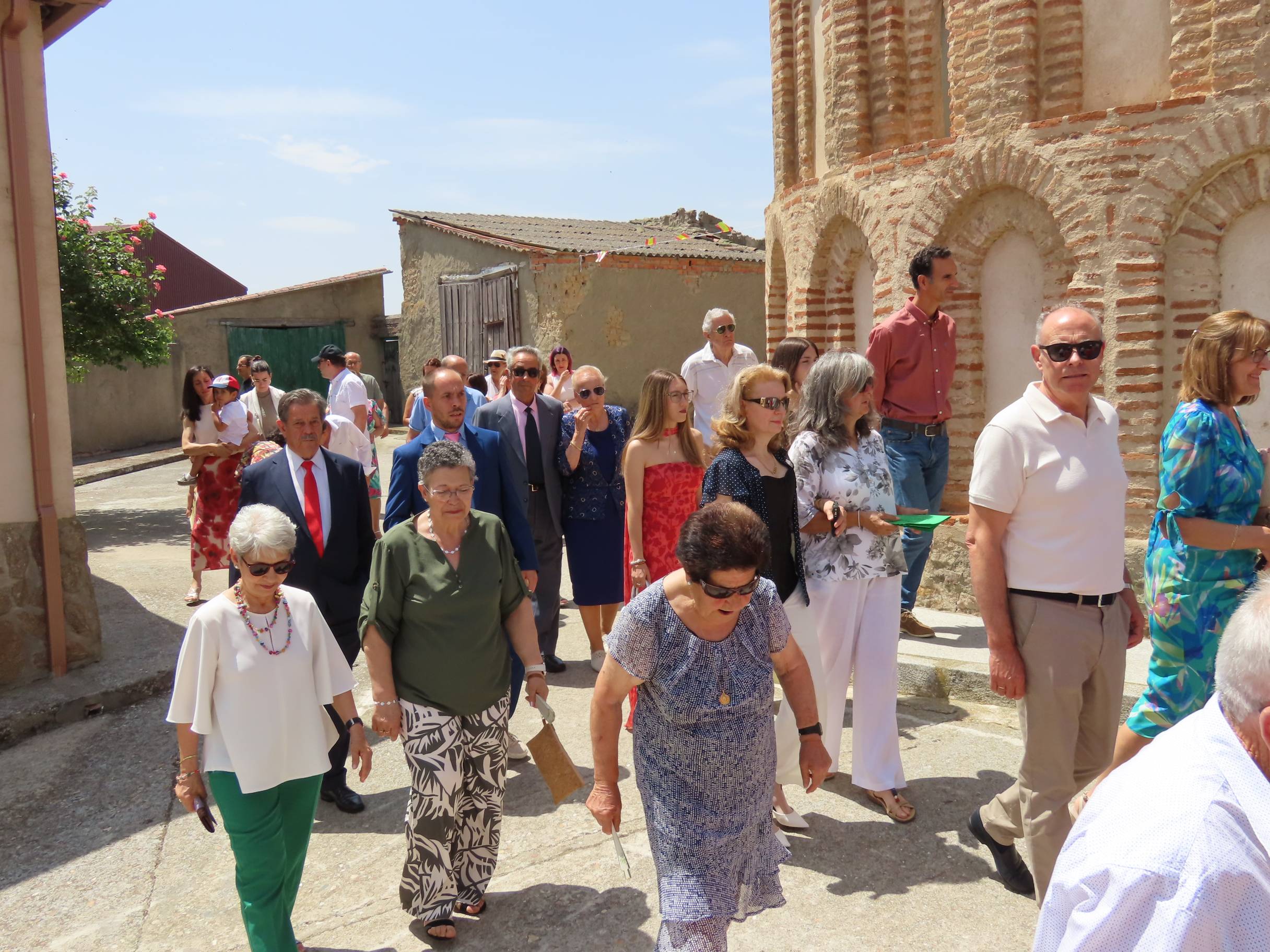 Procesión de los altares al ritmo de las dulzainas en Peñarandilla