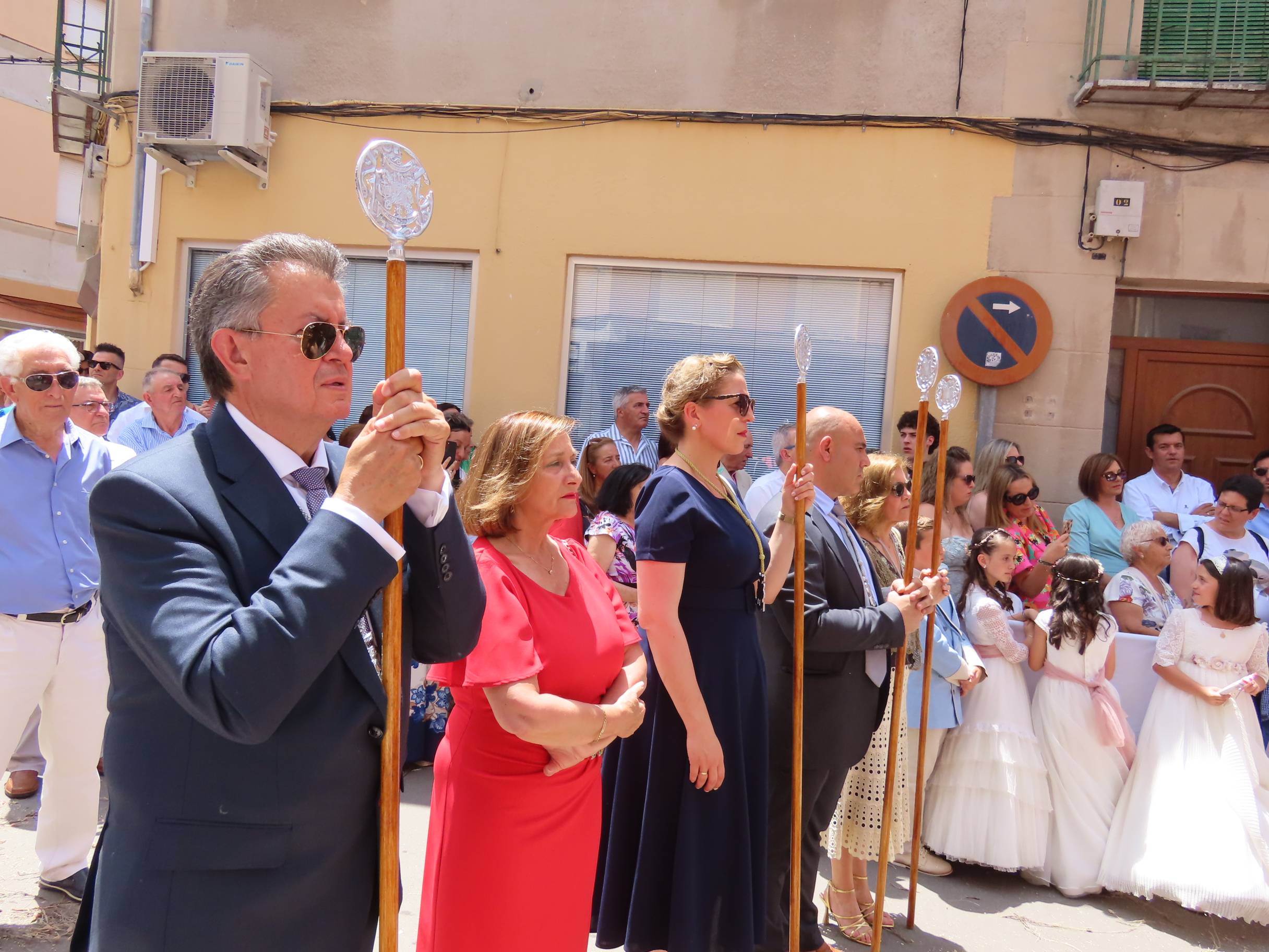 El calor escolta al Santísimo por Peñaranda