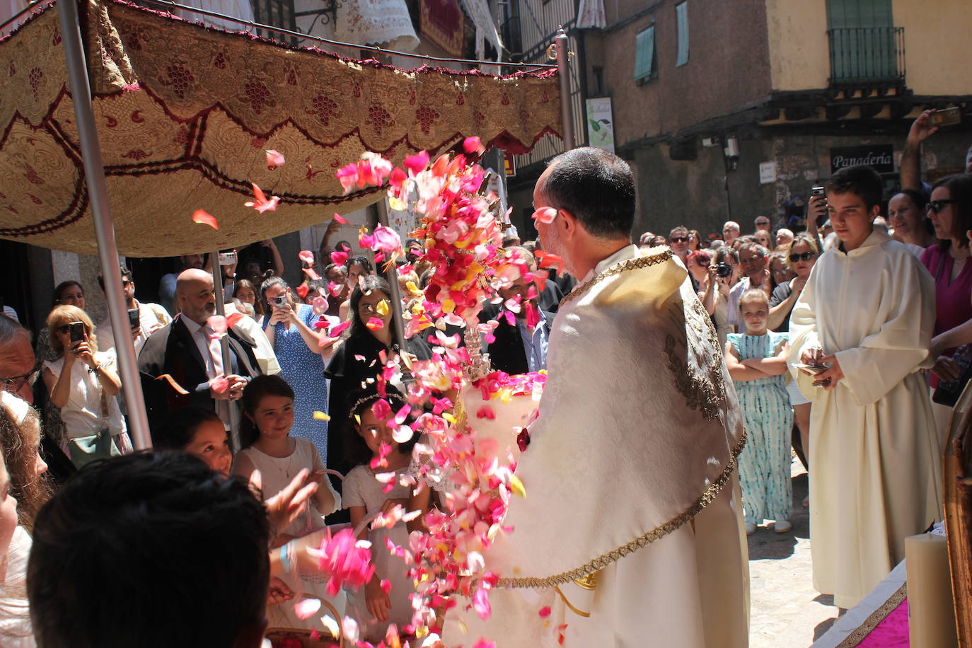 La Alberca exhibe toda su belleza en el Corpus Christi