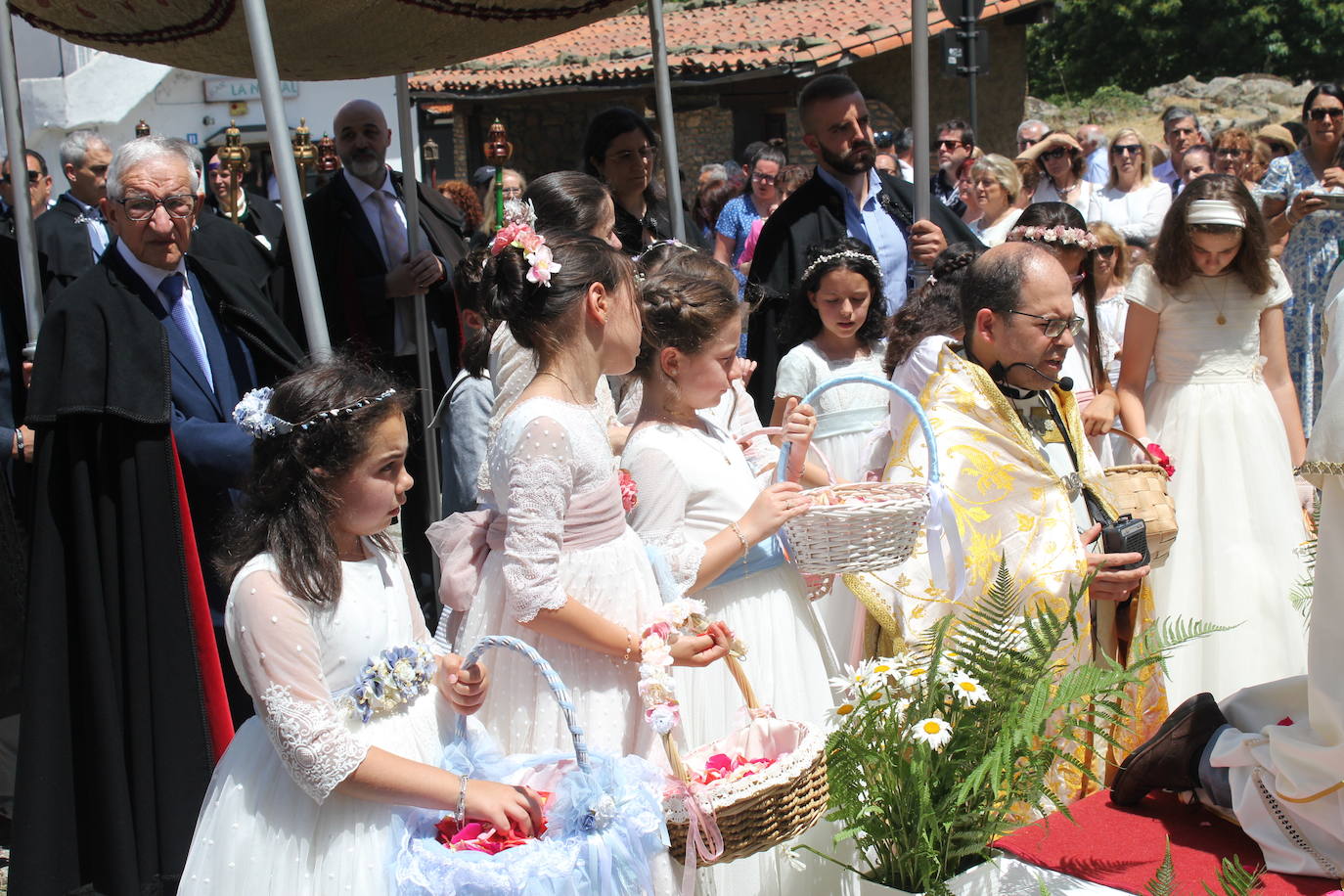 La Alberca exhibe toda su belleza en el Corpus Christi