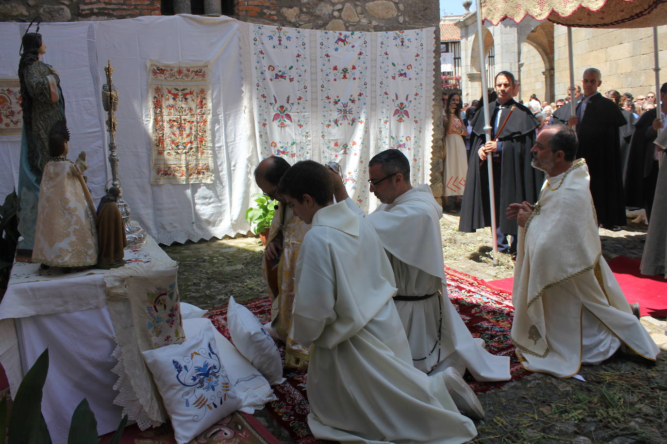 La Alberca exhibe toda su belleza en el Corpus Christi
