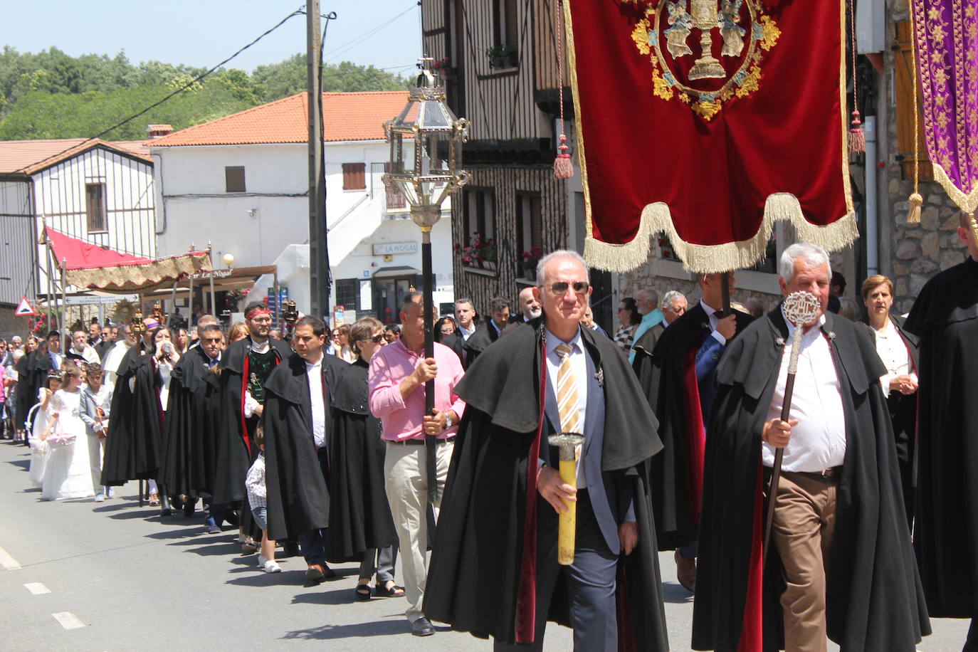 La Alberca exhibe toda su belleza en el Corpus Christi