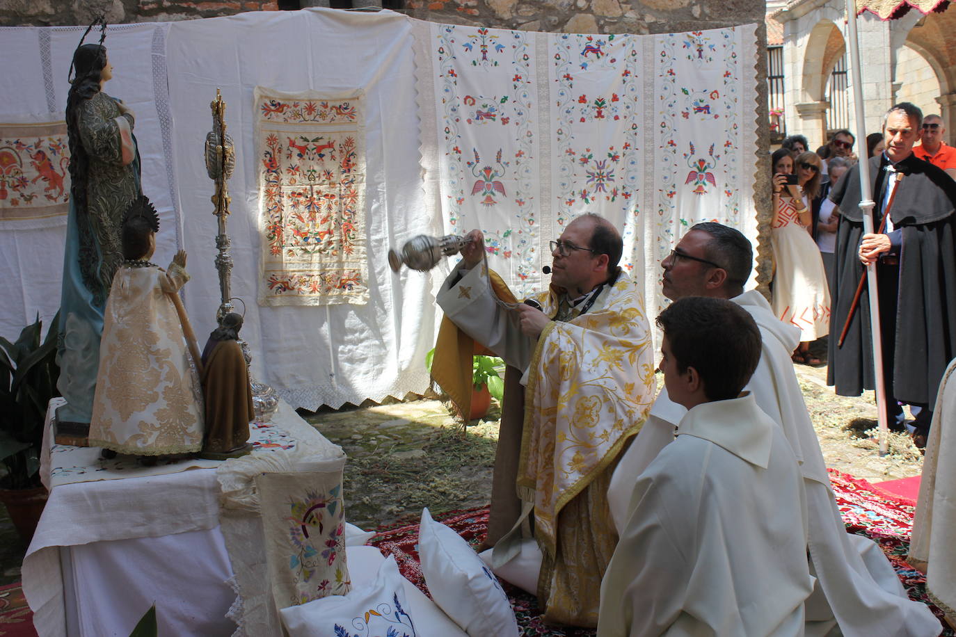 La Alberca exhibe toda su belleza en el Corpus Christi