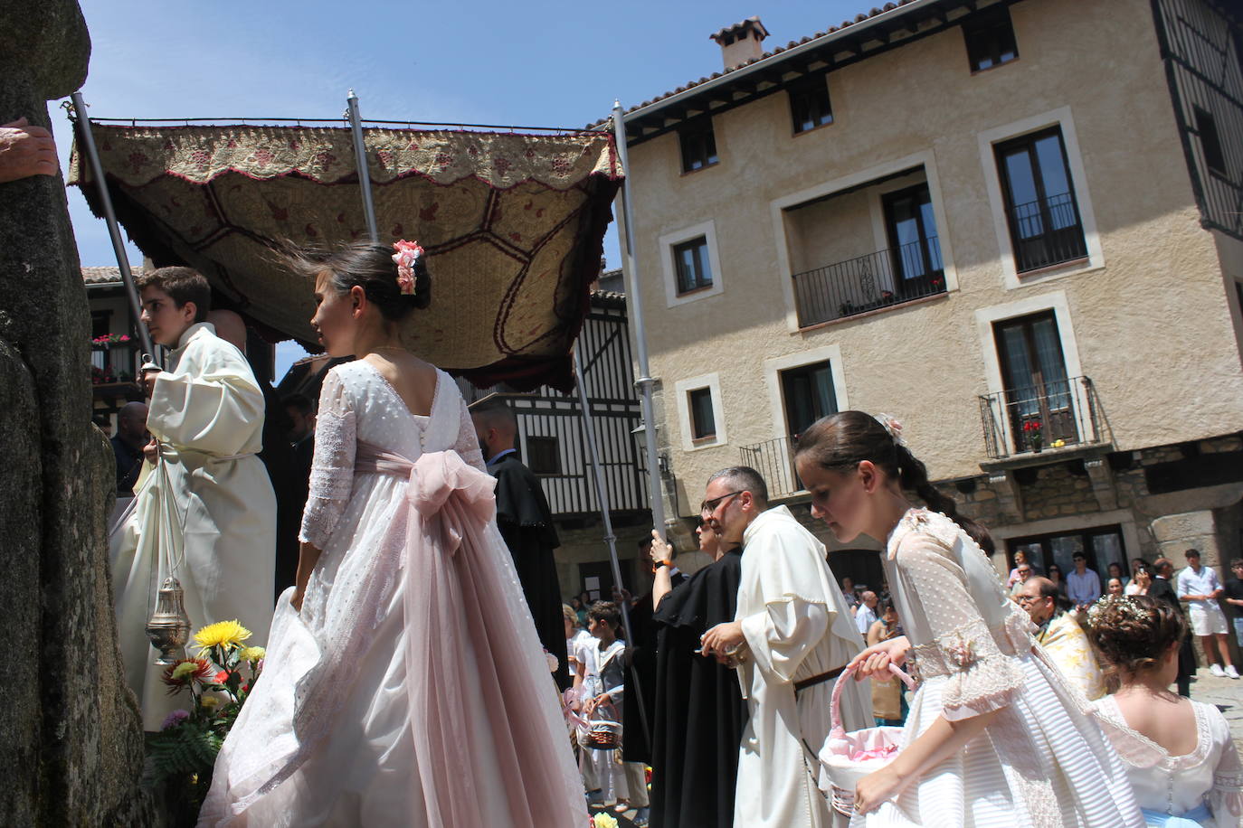 La Alberca exhibe toda su belleza en el Corpus Christi