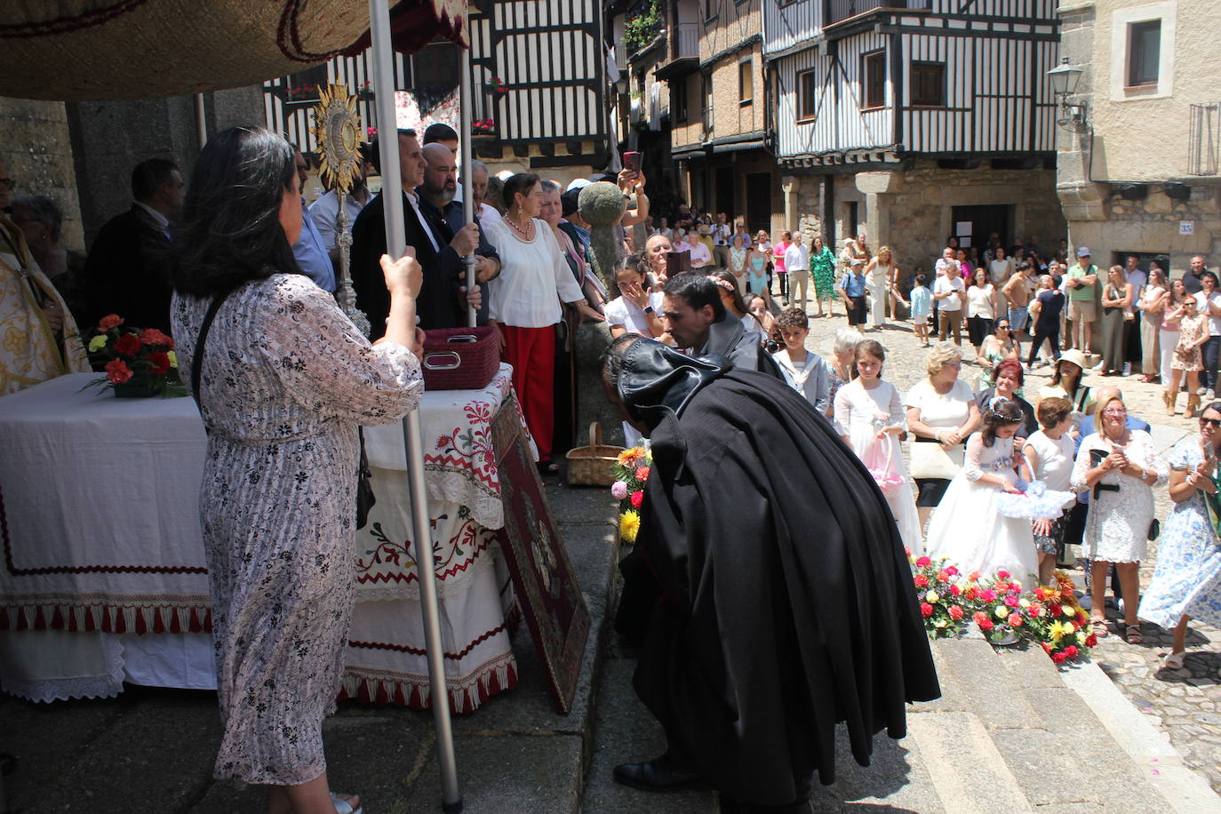 La Alberca exhibe toda su belleza en el Corpus Christi