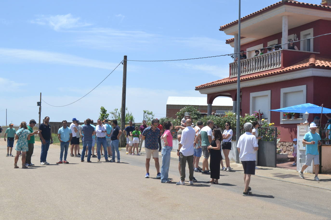 Bella carrera a caballo en La Fuente de San Esteban