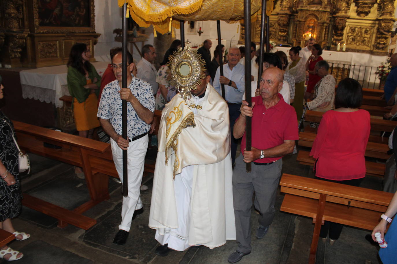 Solemne celebración de la Octava del Corpus en Salvatierra de Tormes
