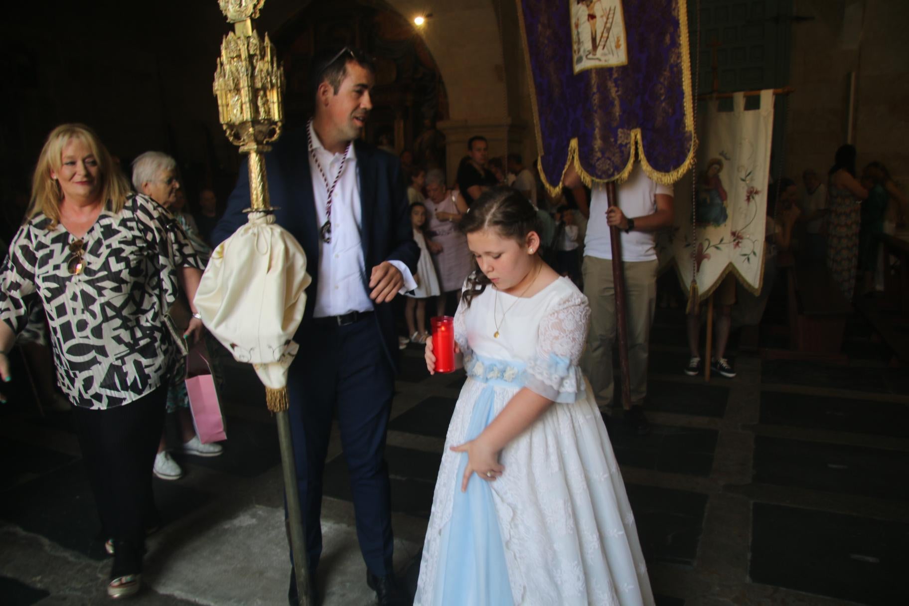 Villares honra sus tradiciones con el día del Santísimo