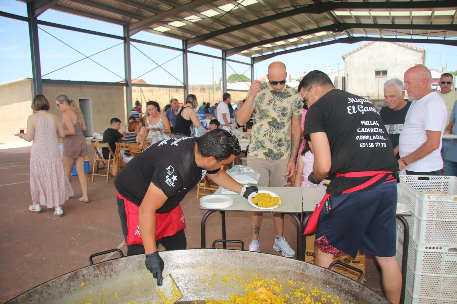 Monterrubio de la Sierra, unido en torno a la paella festiva
