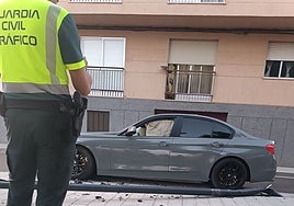 Un agente en el lugar de los hechos.