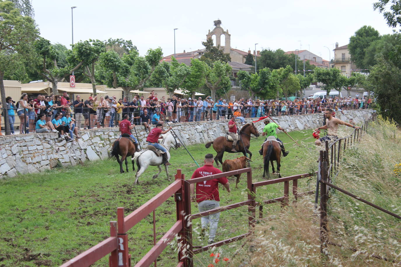 Último y trepidante encierro a caballo en Sancti Spíritus