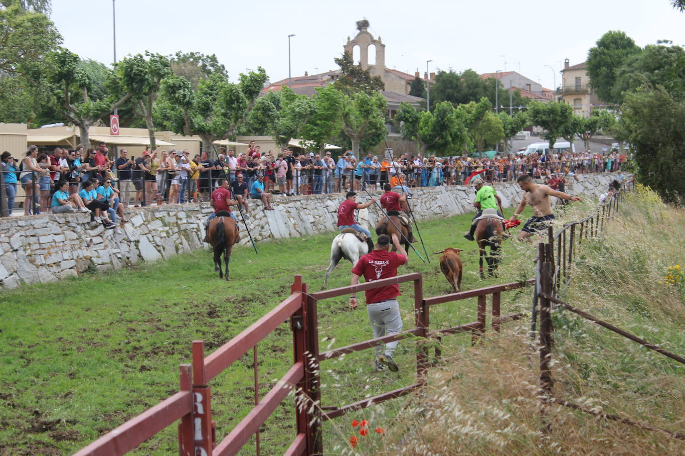 Último y trepidante encierro a caballo en Sancti Spíritus