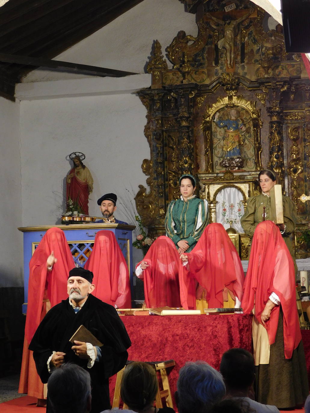 Aldeanueva de la Sierra agradeció la representación de «Buscando a Nebrija»