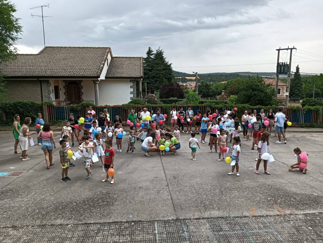 Animado y solidario final de curso en Linares de Riofrío