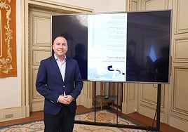 El concejal Luis Sánchez durante la presentación de la programación de la Red de Bibliotecas Municipales.