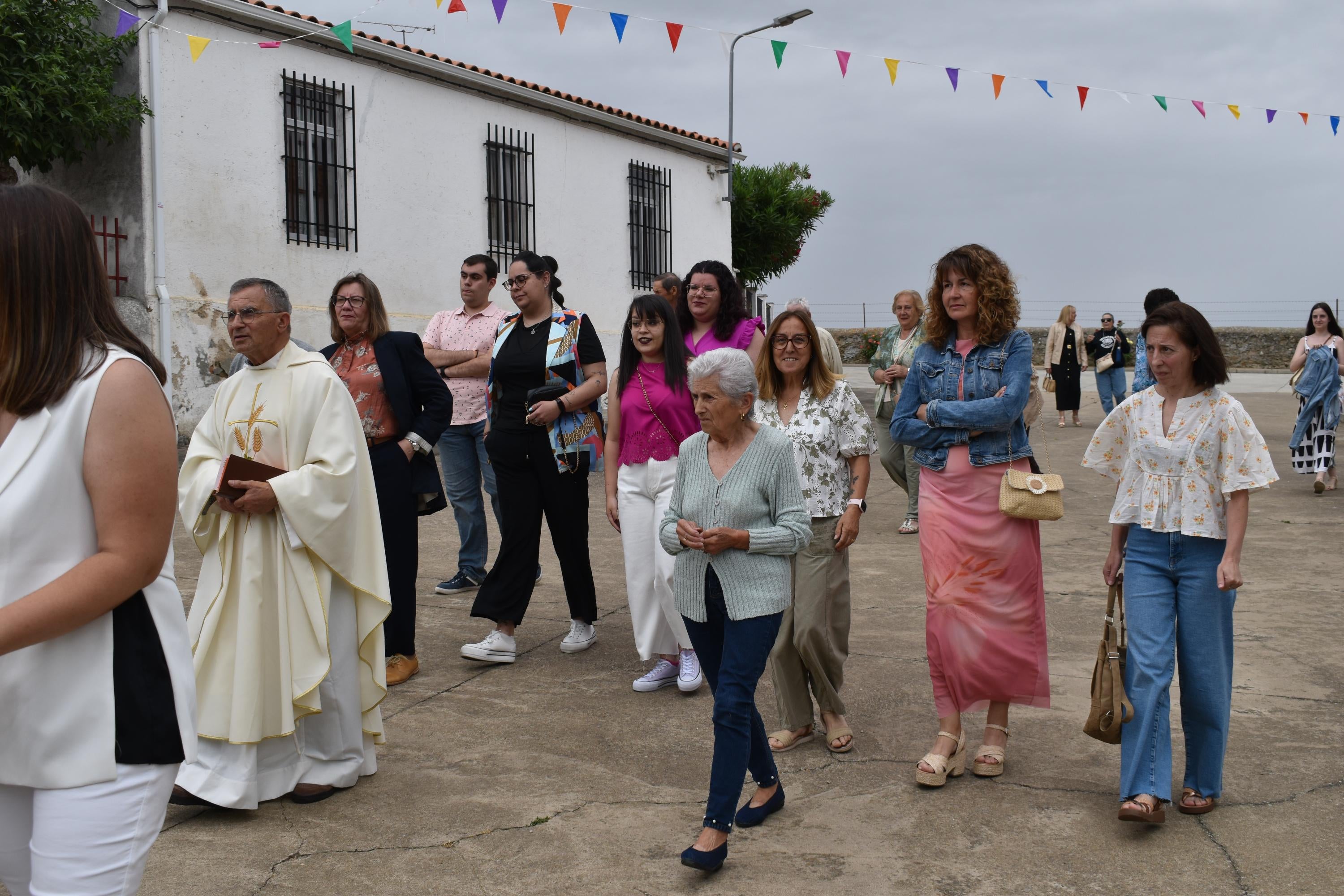 Tradición en el día grande por San Juan en Vecinos