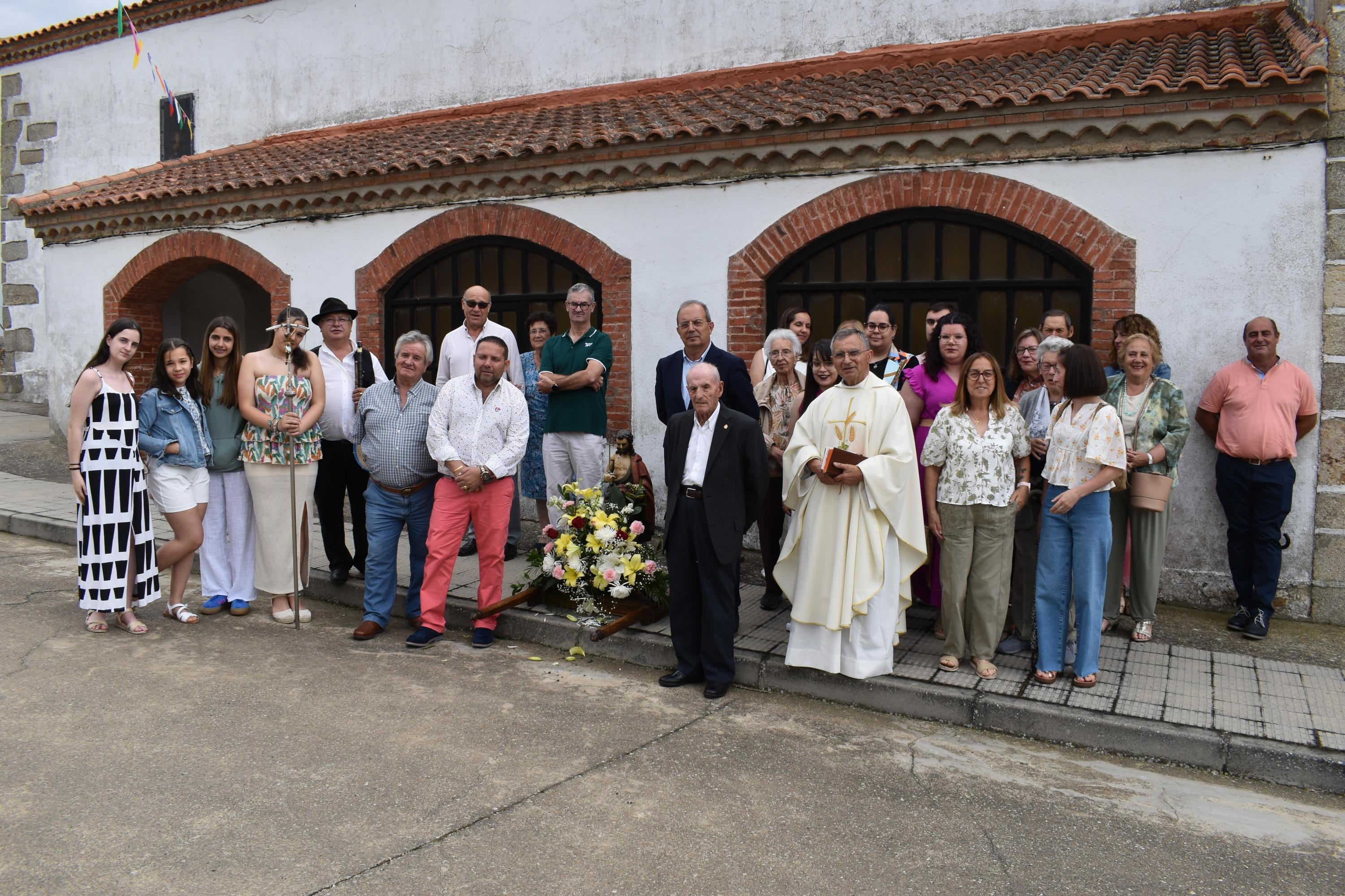 Tradición en el día grande por San Juan en Vecinos