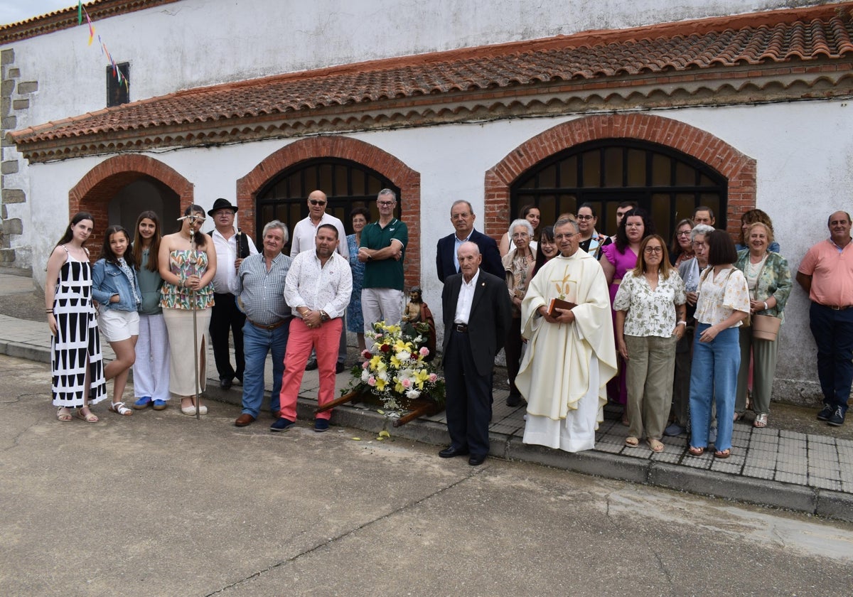 Tradición en el día grande por San Juan en Vecinos