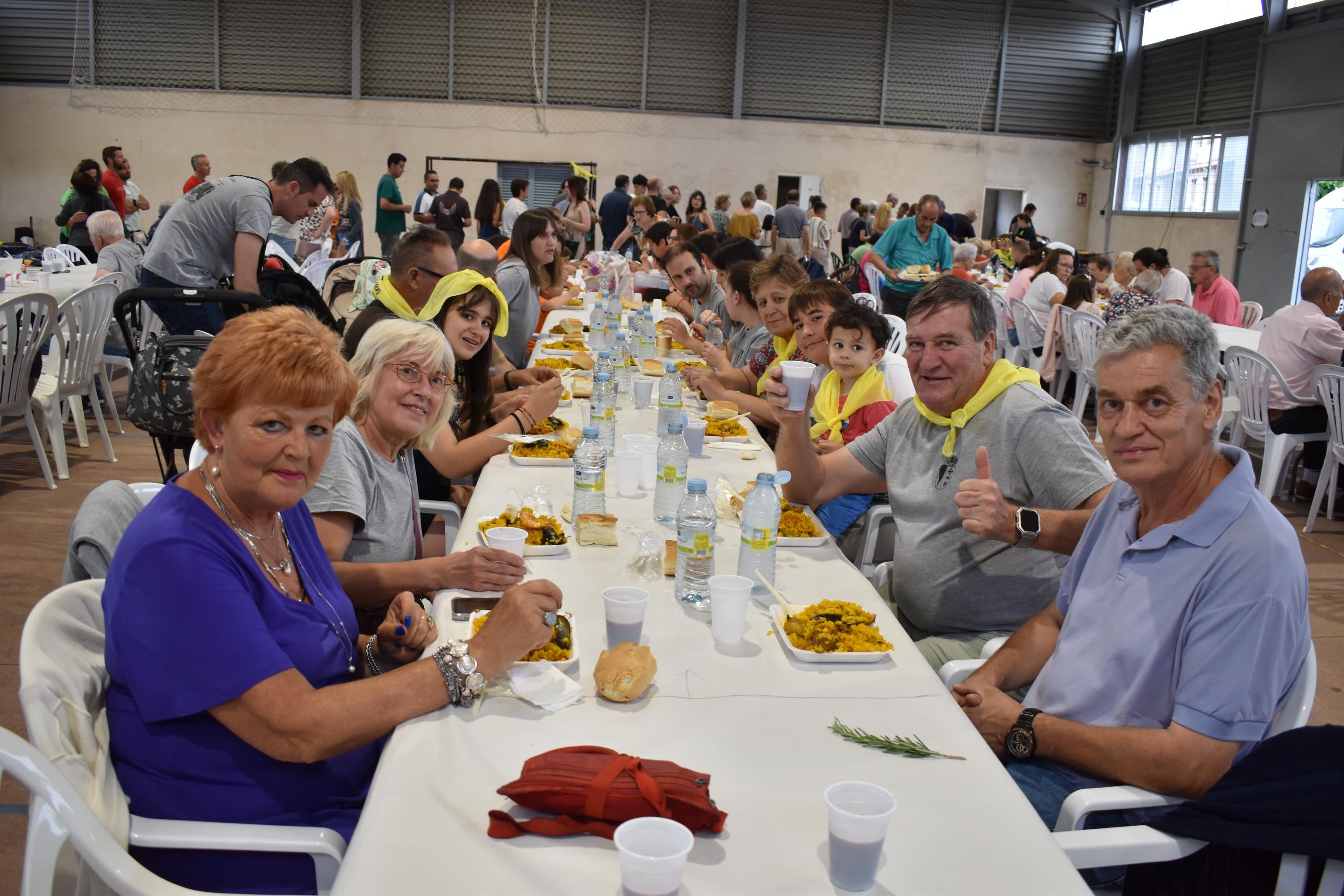 Comida &#039;familiar&#039; en Valverdón para 200 personas