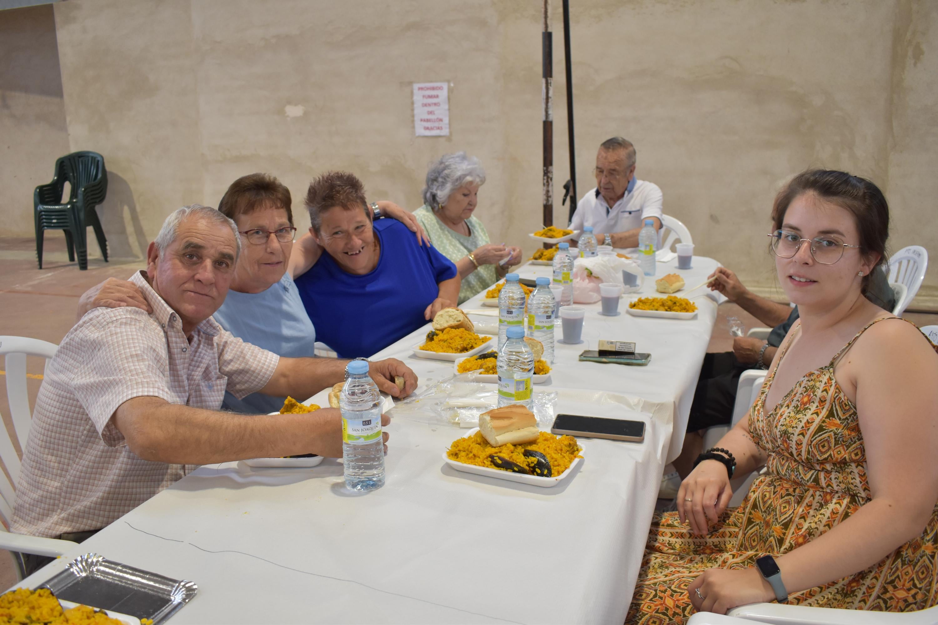 Comida &#039;familiar&#039; en Valverdón para 200 personas