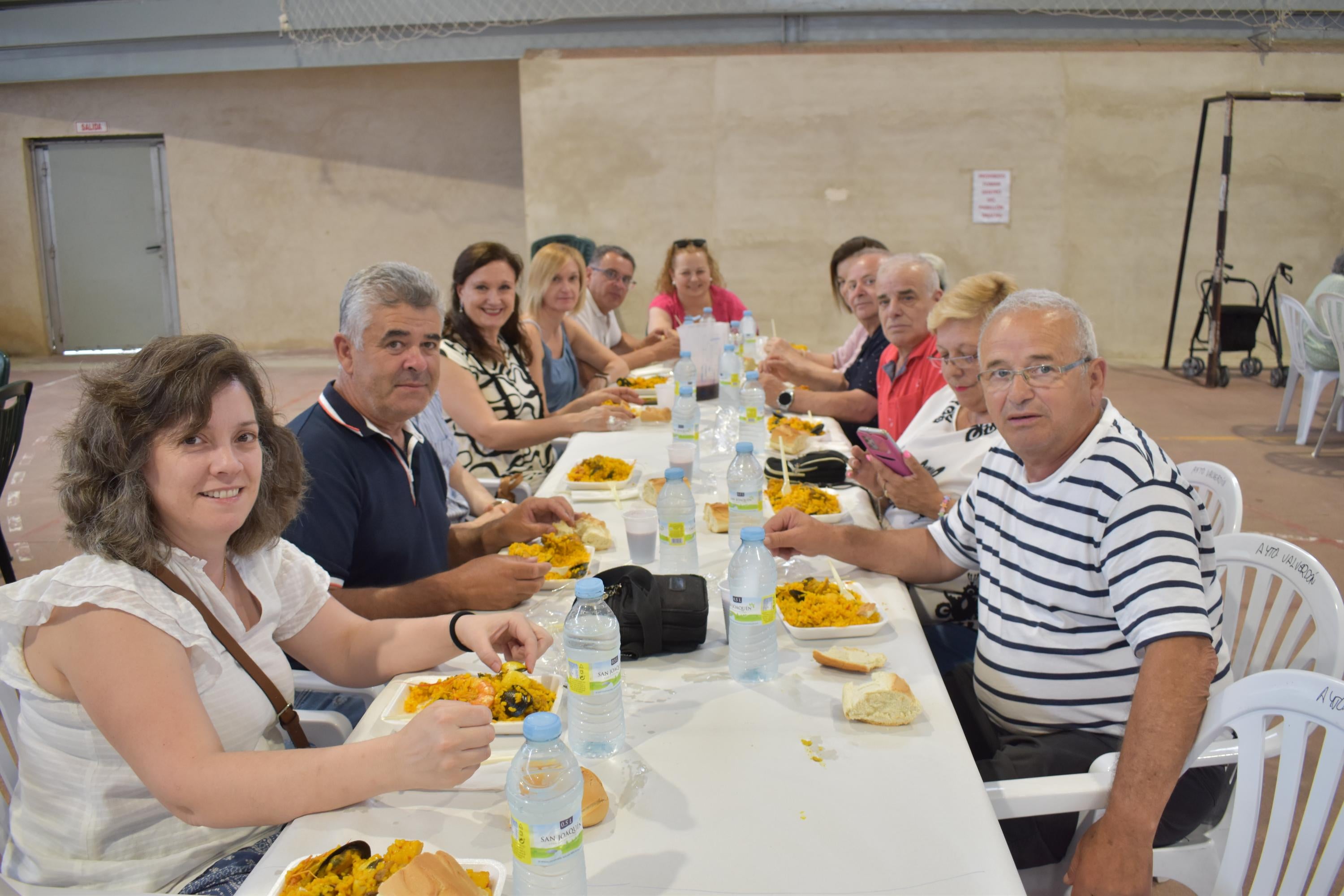 Comida &#039;familiar&#039; en Valverdón para 200 personas
