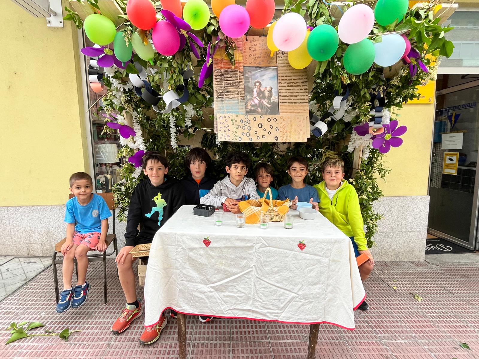 Béjar reta al mal tiempo y revive la tradición de los Arcos de San Juanito