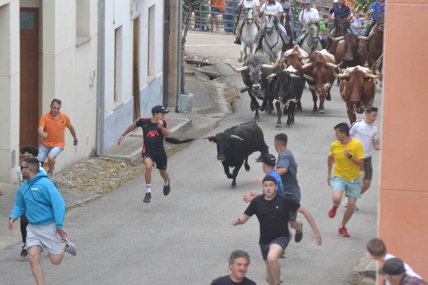 Brillante cierre de San Juan en Hinojosa de Duero