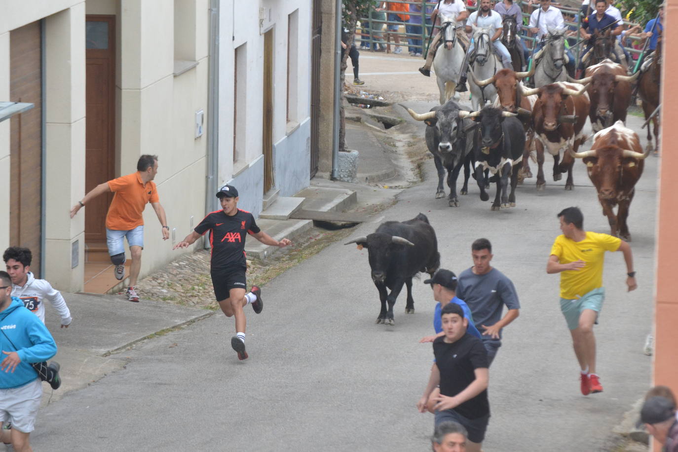 Brillante cierre de San Juan en Hinojosa de Duero