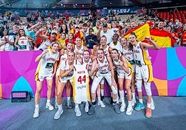 El combinado español celebra el pase a las semifinales del Eurobasket acordándose de Iyana Martín.