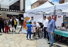 La comida del domingo es uno de los actos más multitudinarios.