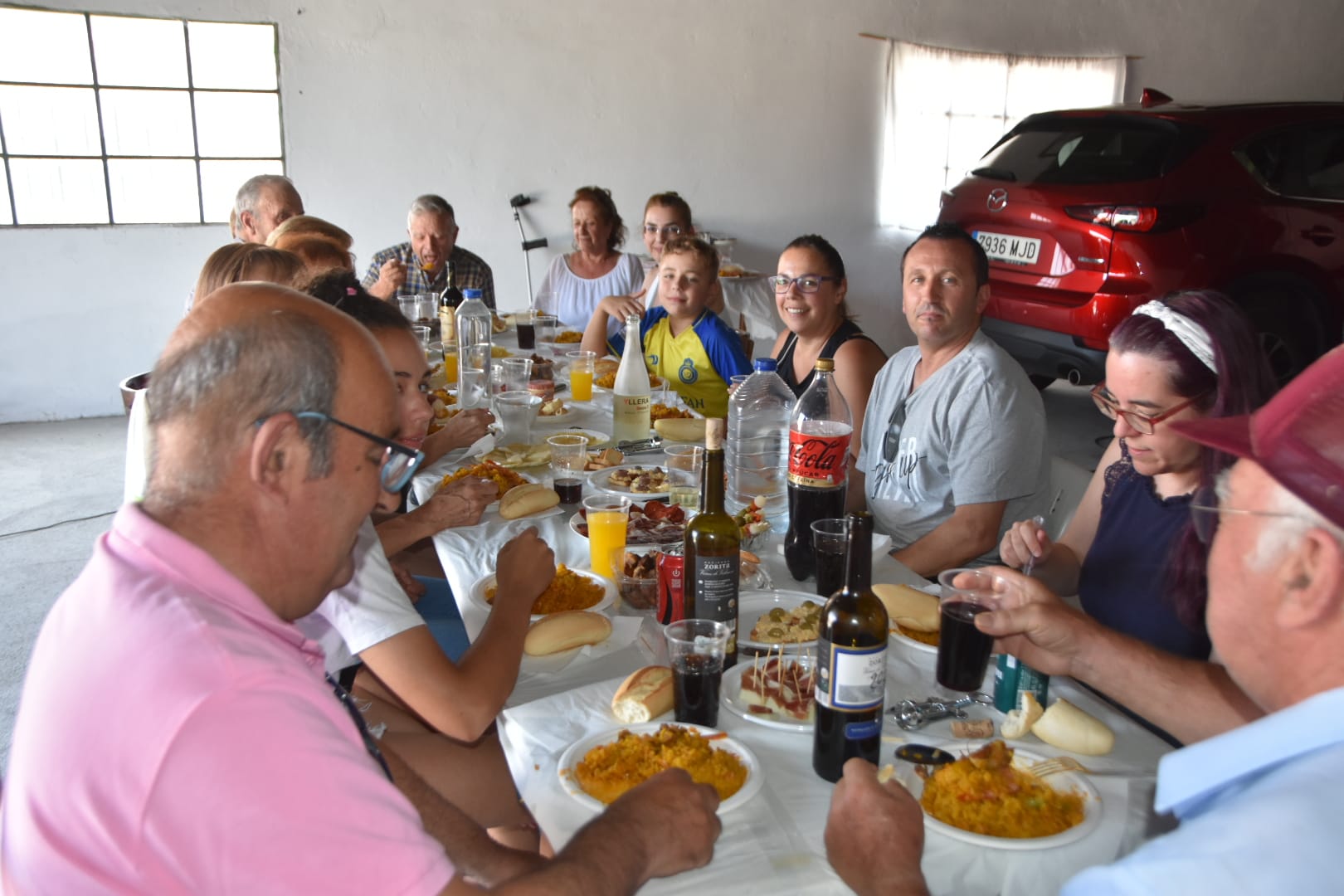 Mesa y mantel de hermandad, en San Pedro del Valle