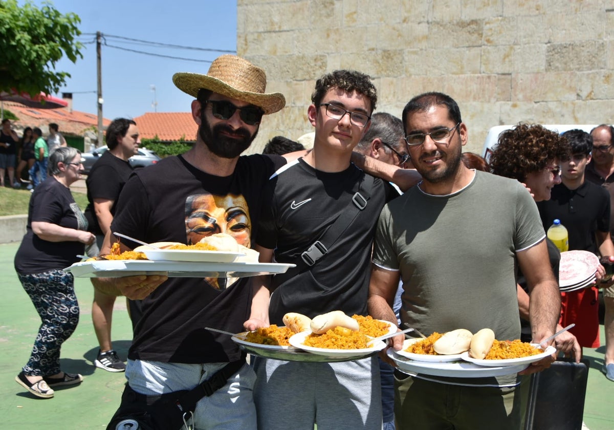 Mesa y mantel de hermandad, en San Pedro del Valle
