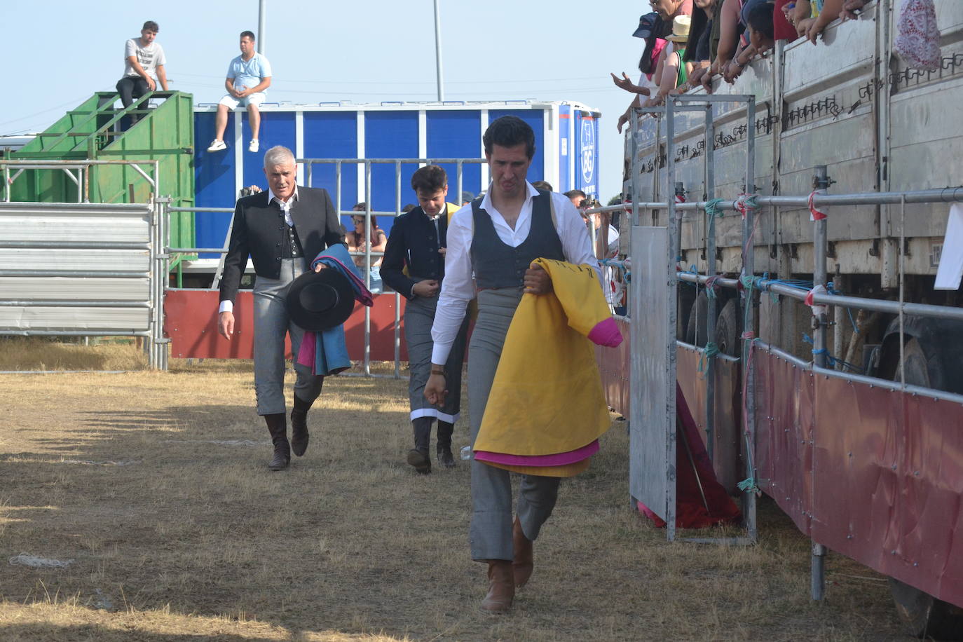 La tauromaquia se rinde a San Pedro en Villar de Peralonso