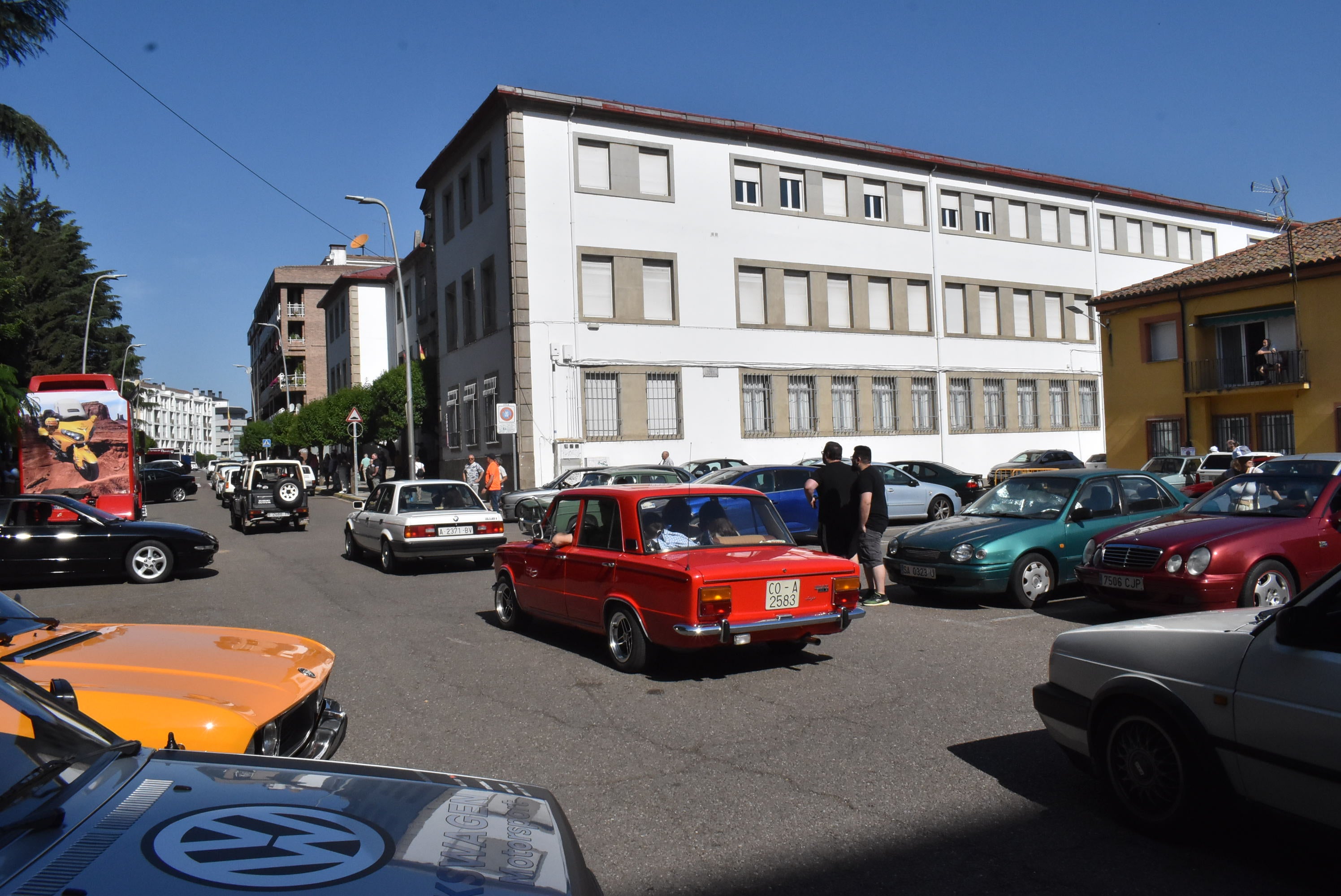 Éxito en la primera concentración de coches clásicos y vespas celebrada en Béjar