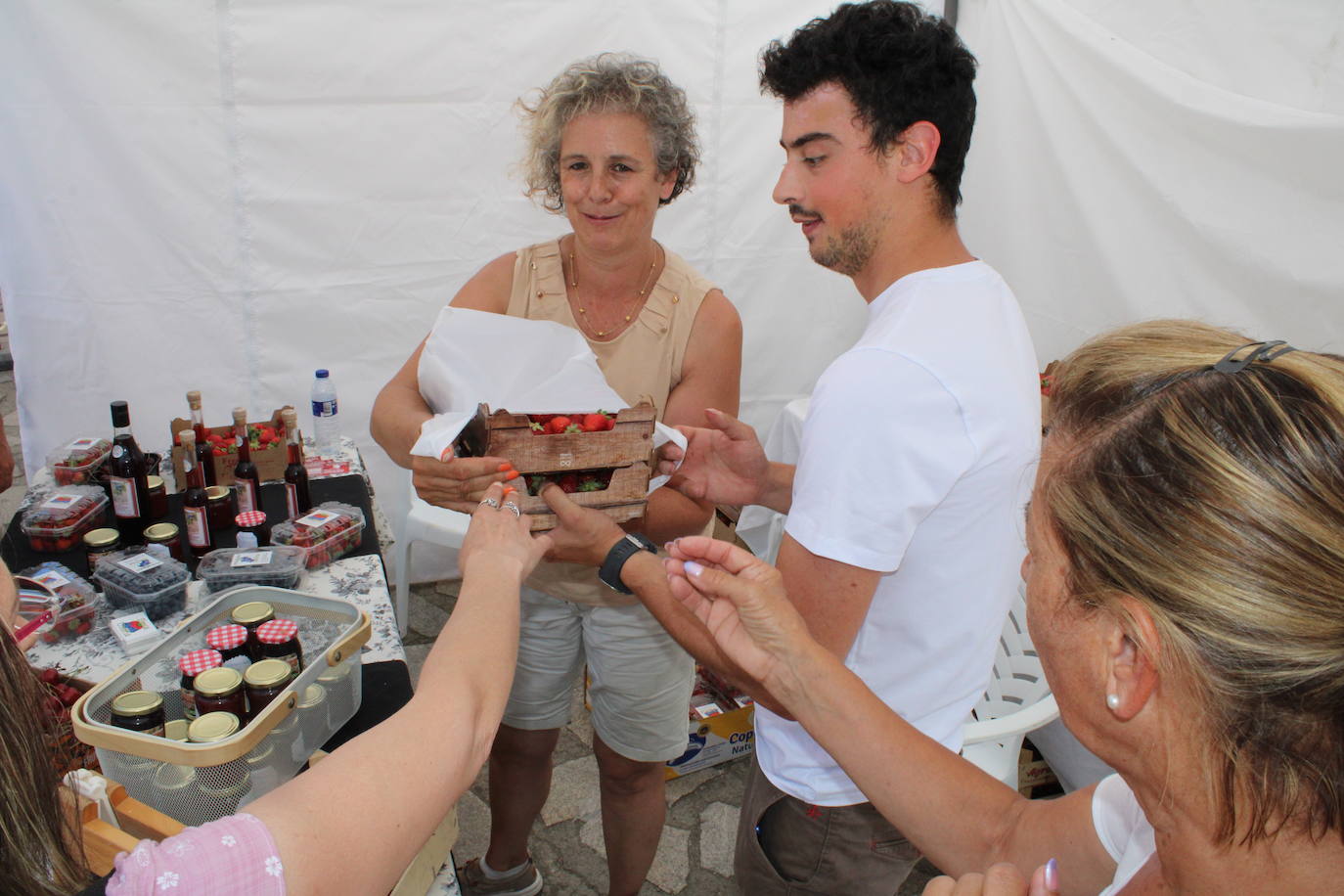 Festival de sabores en una animada feria en Linares de Riofrío