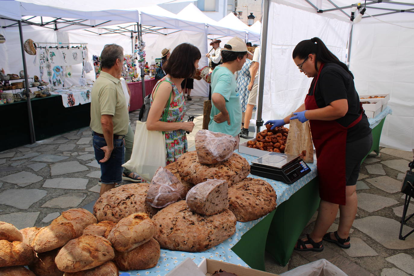 Festival de sabores en una animada feria en Linares de Riofrío
