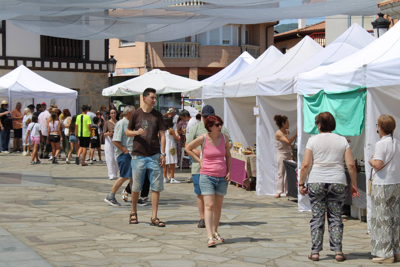 Festival de sabores en una animada feria en Linares de Riofrío