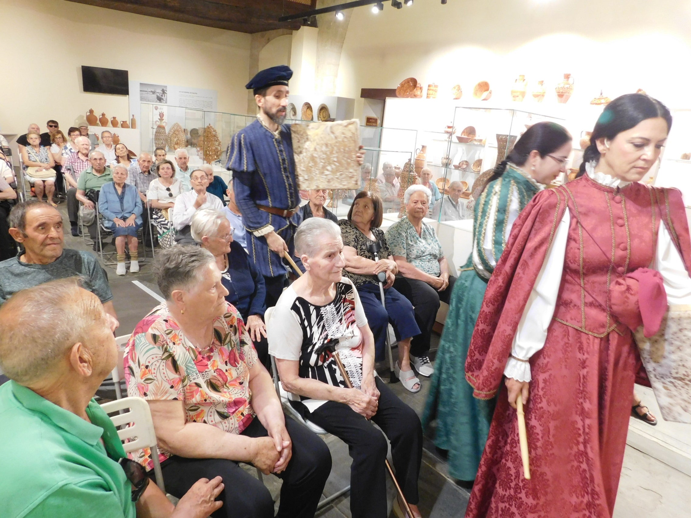El espectáculo &#039;Arcos y ecos&#039;, seduce al público de Alba de Tormes