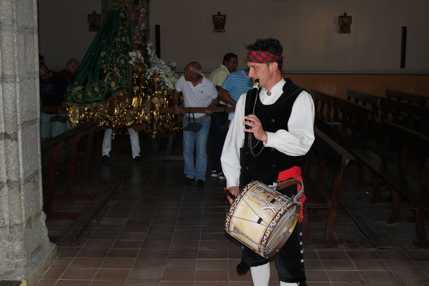 La Virgen de Valparaíso regresa a su ermita en Santibáñez de Béjar
