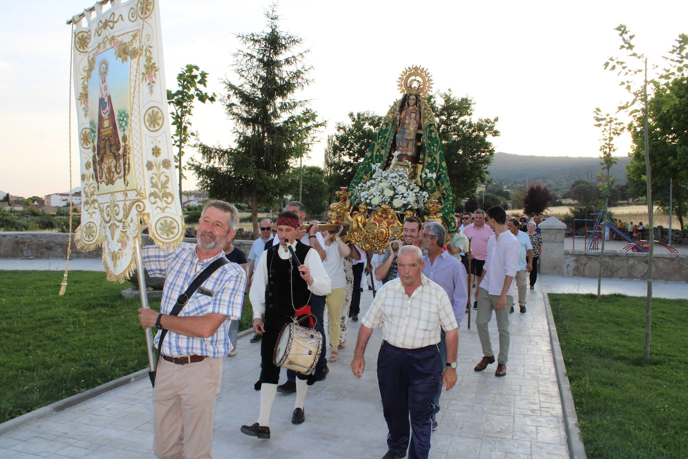La Virgen de Valparaíso regresa a su ermita en Santibáñez de Béjar