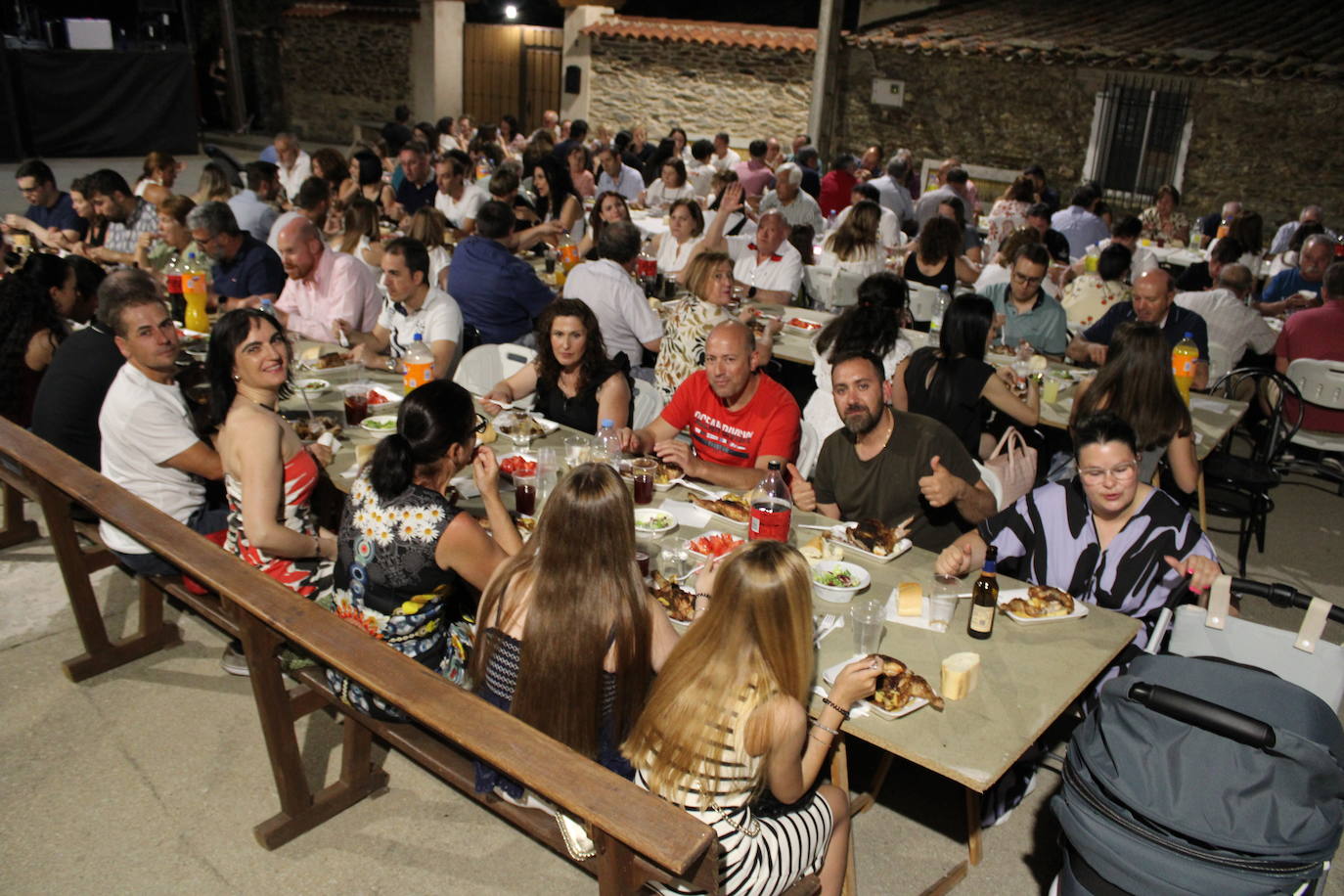 Pizarral disfruta a lo grande de su fiesta de verano