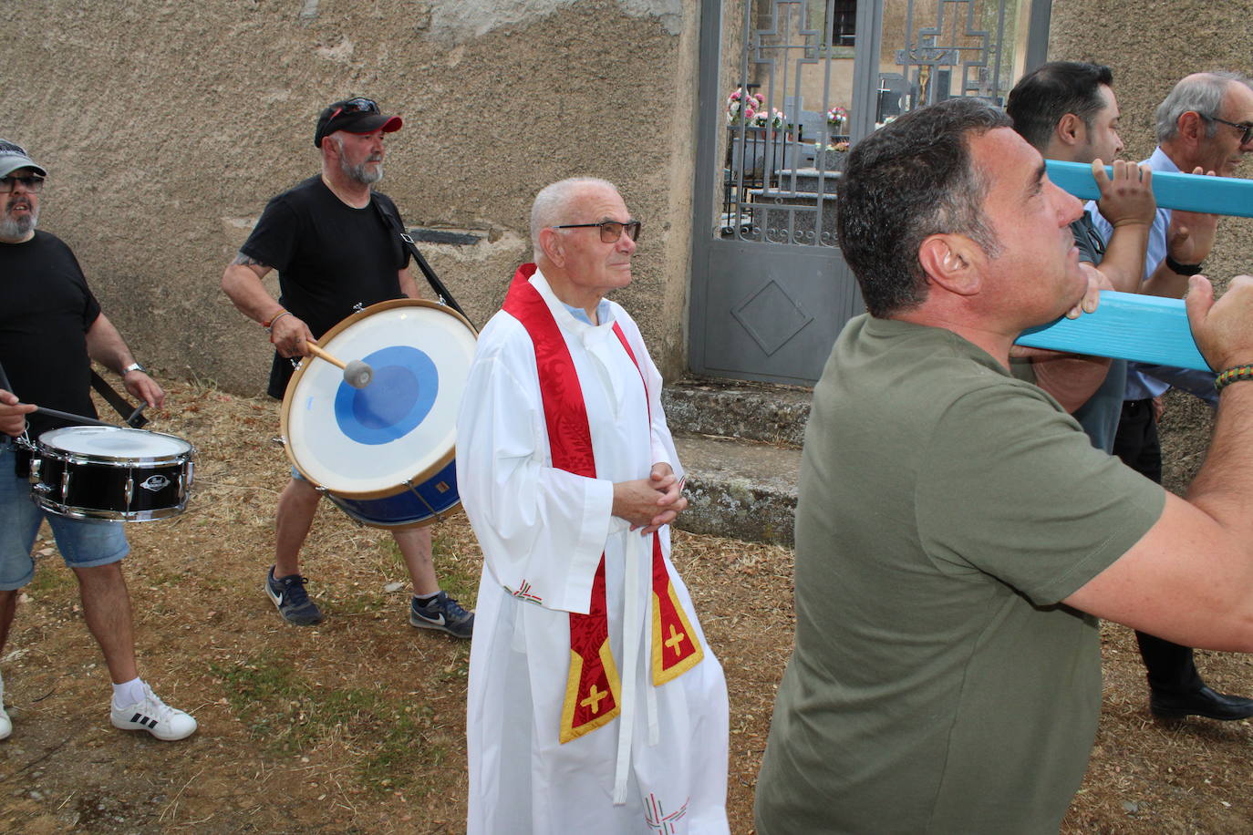 Berrocal de Salvatierra cumple con su patrona Santa Isabel