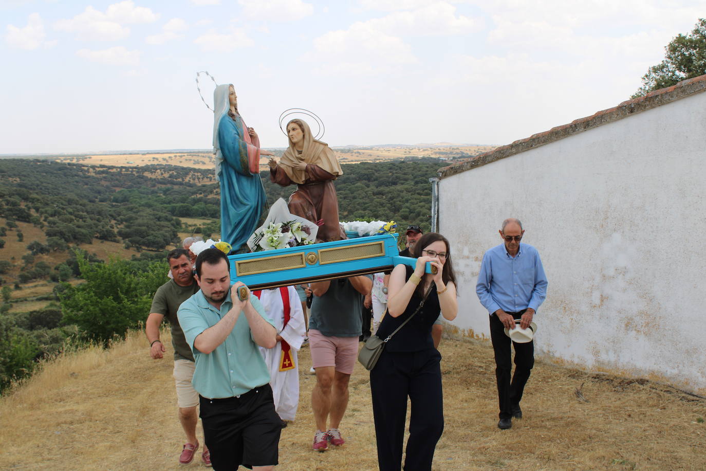 Berrocal de Salvatierra cumple con su patrona Santa Isabel