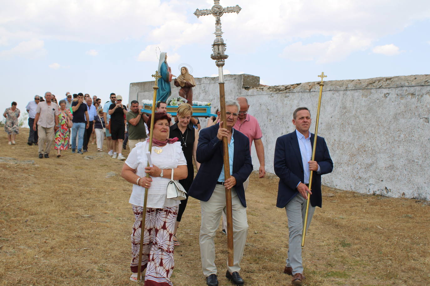 Berrocal de Salvatierra cumple con su patrona Santa Isabel