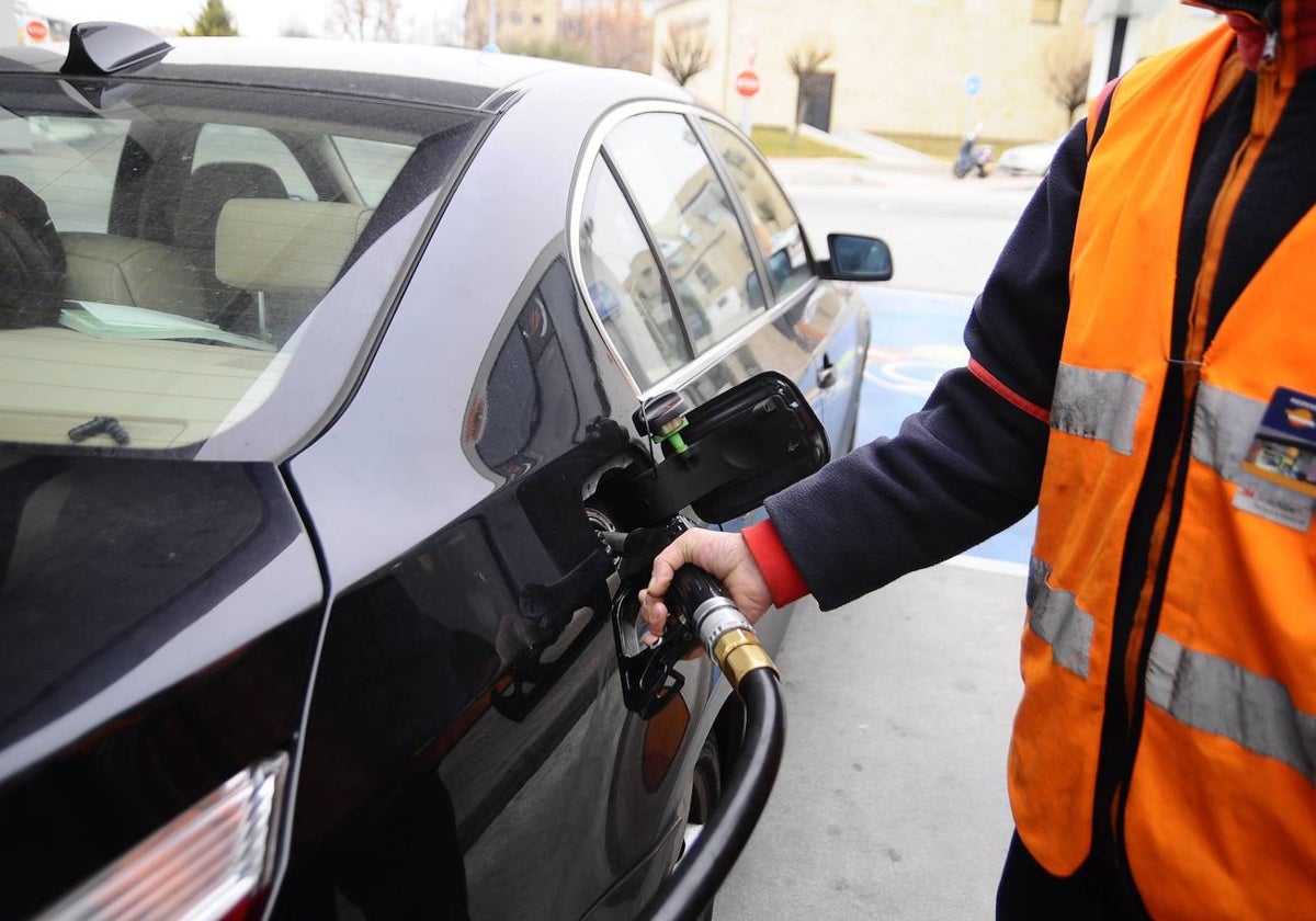 ¿Ha notado un aumento del precio de la gasolina al iniciarse las vacaciones de verano?