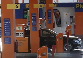 Actividad en una estación de servicio de la capital salmantina este fin de semana.