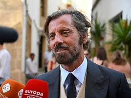 Quique Sánchez Flores, ante los medios de comunicación.